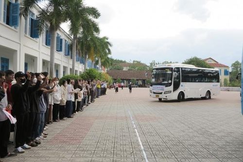 Trường Đại học Nha Trang tổ chức 'Chuyến xe 0 đồng' đưa sinh viên về quê đón Tết