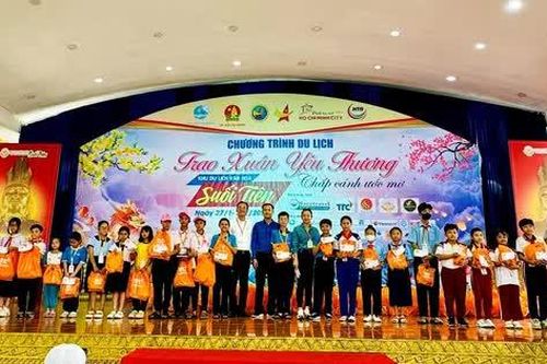 Thành phố Hồ Chí Minh tổ chức Tết sớm cho 3.000 trẻ em có hoàn cảnh khó khăn
