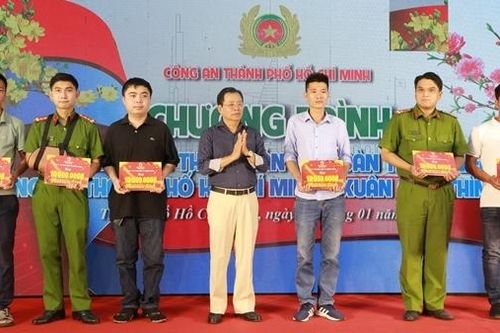 Họp mặt thân tình các thế hệ cán bộ Đoàn Công an TP Hồ Chí Minh