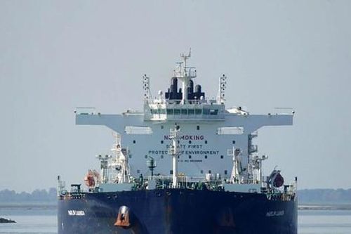 Cảng Yemen bị không kích sau vụ tấn công tàu chở dầu của Anh