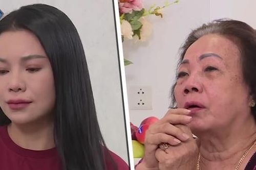 Mẹ ruột Trà Ngọc Hằng khóc, kể chuyện con gái bị một giám khảo gọi lên phòng gặp riêng
