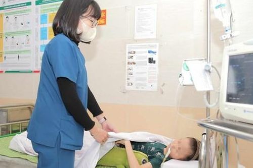 Bé gái nhập viện cấp cứu trong tình trạng hôn mê do mắc tiểu đường