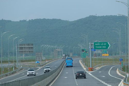 Cục Đường bộ kiến nghị các tuyến cao tốc 4 làn xe nâng tốc độ tối đa lên 90km/h