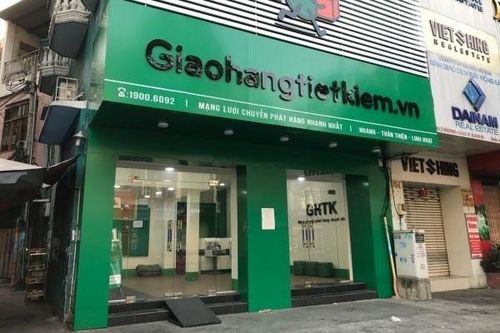 Chủ shop hoang mang khi GHN, GHTK ngừng nhận đơn ngày cận Tết
