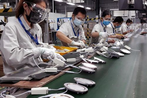 Sản xuất công nghiệp gặp khó, doanh nghiệp kỳ vọng hồi phục trong năm 2024