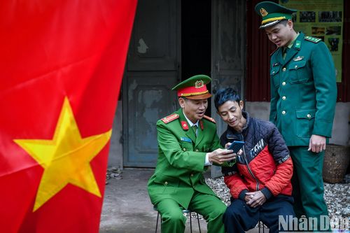 Một ngày của công an xã nơi cực tây Tổ quốc