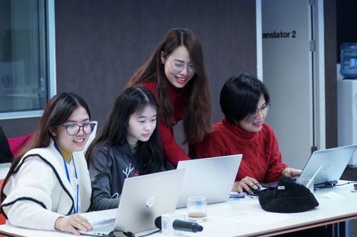 Nâng cao kỹ năng số cho phụ nữ trẻ khởi nghiệp