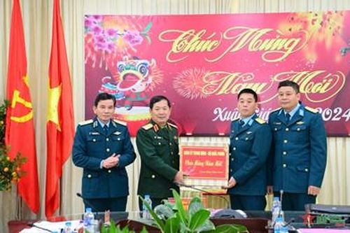 Thượng tướng Lê Huy Vịnh kiểm tra, chúc Tết Lữ đoàn 918, Quân chủng Phòng không - Không quân