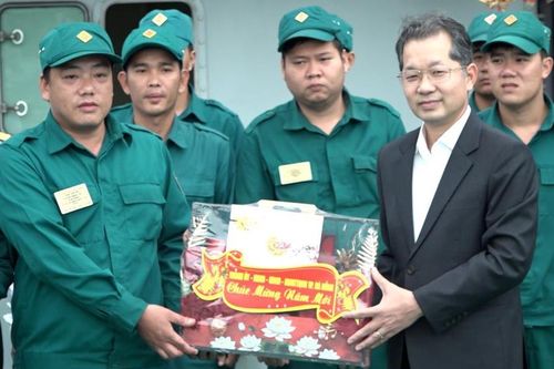 Bí thư Thành ủy Đà Nẵng Nguyễn Văn Quảng thăm, chúc Tết Hải đội Dân quân Thường trực