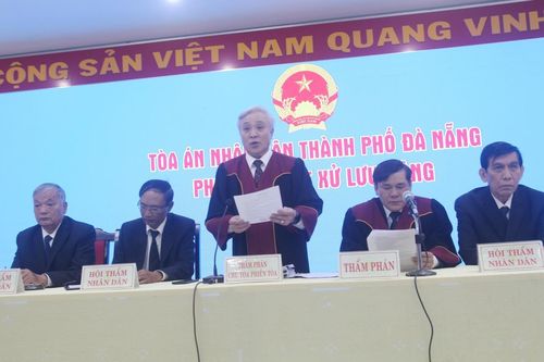 Giết người vì mâu thuẫn tính tiền hát karaoke