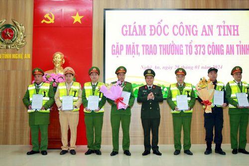 Nghệ An: Trong 1 tuần, Tổ công tác 373 huy động hàng trăm lượt cán bộ chiến sỹ kiểm tra 2000 phương tiện giao thông