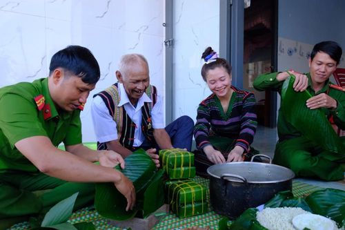 Chương trình 'Người truyền lửa' sẽ tôn vinh chiến sỹ Công an bám buôn làng Tây Nguyên