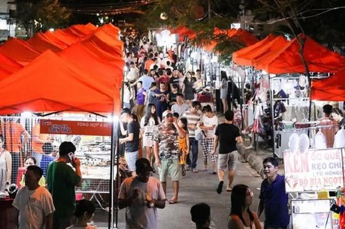 'Đánh chiếm' vỉa hè
