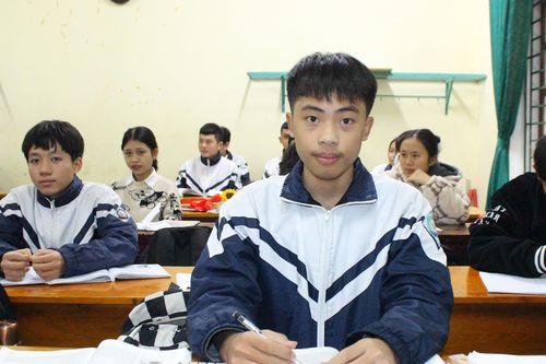 Thủ khoa thành công nhờ người truyền lửa