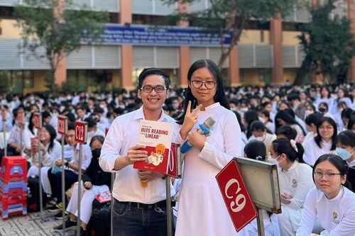 Học sinh Trường THPT Nguyễn Chí Thanh hào hứng với tiếng Anh Linearthinking