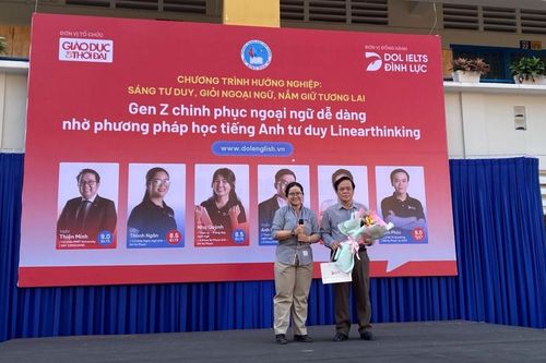 Gen Z trường THPT Bình Phú sôi động tìm hiểu phương pháp học tiếng Anh tư duy