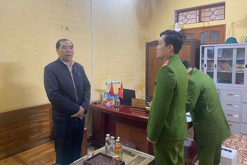 Khởi tố bí thư xã ở Thái Bình vì để cấp dưới lập khống hồ sơ người có công