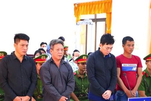Bốn ngư dân lĩnh 23 năm tù vì vượt biên, đánh bắt cá ở vùng biển nước ngoài