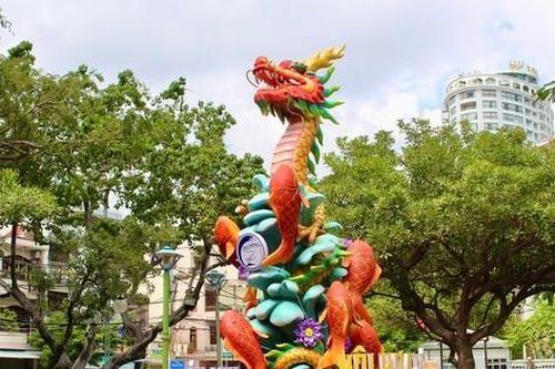 Độc đáo linh vật rồng dài 63 m ở Nha Trang