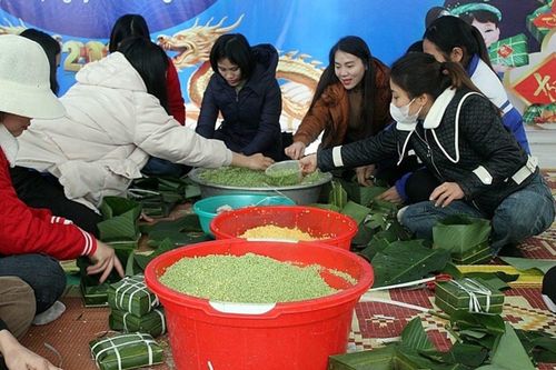 Ấm áp 'Tết yêu thương - gói bánh chưng xanh mừng xuân Giáp Thìn 2024'