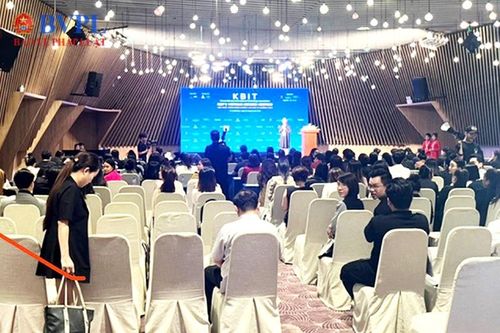 Đình chỉ hội thảo thẩm mỹ trái phép có sự tham gia của 'Mr. Lee'