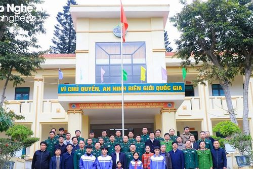 Bí thư Tỉnh ủy Thái Thanh Quý thăm, chúc Tết cán bộ, chiến sĩ Đồn Biên phòng Tri Lễ