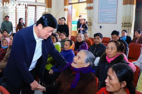 Bí thư Tỉnh ủy Nghệ An Thái Thanh Quý thăm, tặng quà, chúc Tết tại huyện Quỳ Châu