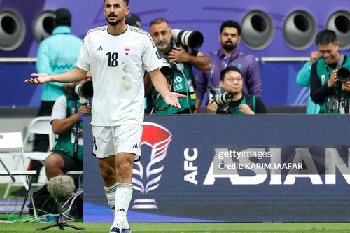 Vừa ghi bàn, vì sao tiền đạo ĐT Iraq nhận thẻ đỏ?