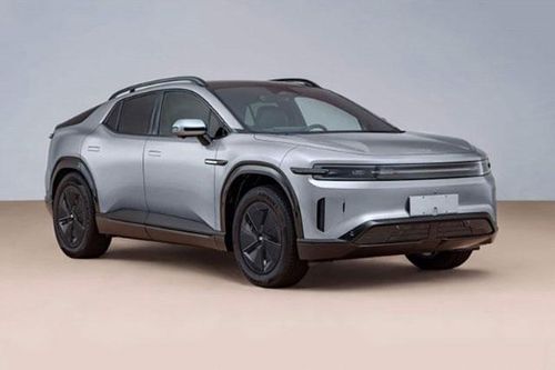 'Ông trùm' xe tải tại Việt Nam trình làng mẫu SUV có khả năng 'biến hình' thành bán tải, sở hữu công nghệ vệ tinh phủ sóng toàn cầu