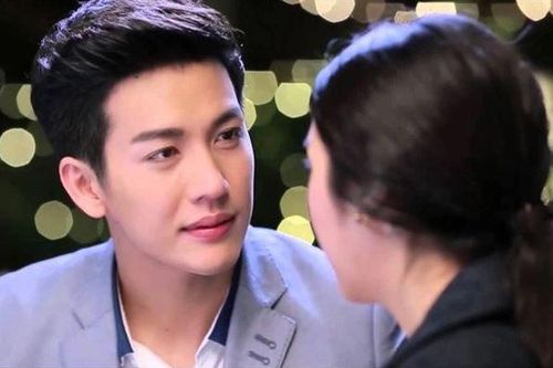 Dù đã ly dị một năm nay nhưng chồng cũ không chịu rời khỏi nhà, tối chủ nhật nào anh ấy cũng lẻn vào phòng tôi