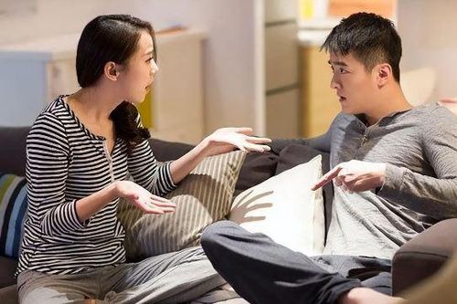 Đi thăm vợ cũ bị liệt trở về, chồng hí hửng bàn bạc một chuyện khiến tôi choáng váng đầu óc
