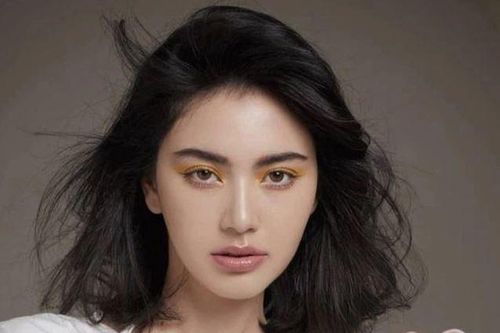 Ngồi ăn bữa cơm cùng gia đình chồng cũ, tôi rơi nước mắt vì hạnh phúc