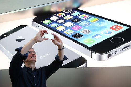 iPhone trở thành một trong những sản phẩm bán chạy nhất mọi thời đại như thế nào?