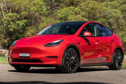 Ô tô thuần điện Tesla Model Y trở thành xe bán chạy nhất thế giới