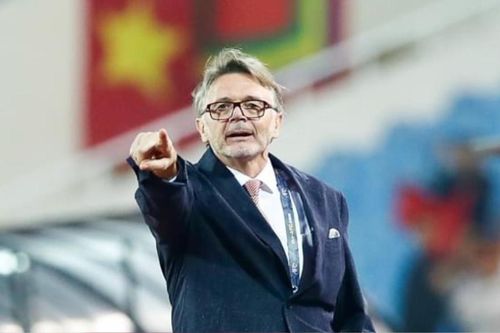 HLV Troussier và nỗi lo đắt nhưng không xắt ra miếng