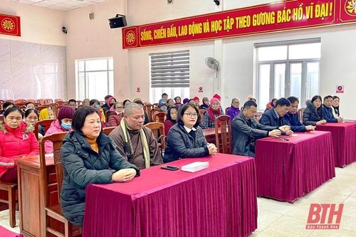 Ban Trị sự Giáo hội Phật giáo Việt Nam tỉnh Thanh Hóa và Quỹ Thiện Tâm trao quà tết cho hộ nghèo