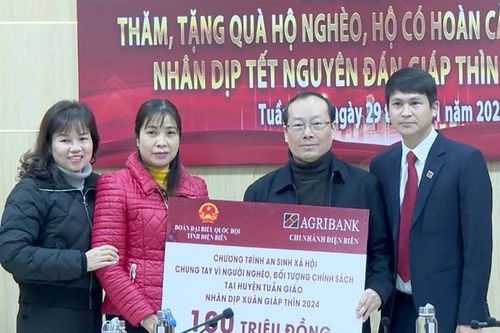 Đoàn Đại biểu Quốc hội tỉnh trao quà tết tại huyện Tuần Giáo, Tủa Chùa