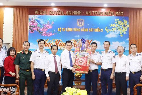 Bí thư Tỉnh ủy Nguyễn Hồng Lĩnh thăm, chúc Tết tại Vùng Cảnh sát biển 3, Vùng 2 Hải quân