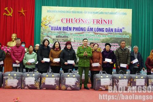 Tặng 439 suất quà Tết tại Chương trình 'Xuân Biên phòng – Ấm lòng dân bản' năm 2024
