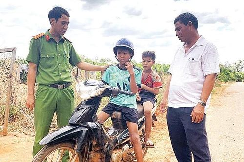 Liên kết các nhóm họ giữ gìn an ninh trật tự buôn làng