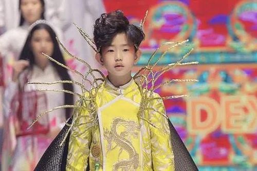 Model kid Minh Triết giữ vị trí vedette cho BST 'Ấn tượng Châu Á'
