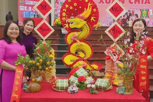 Ấm áp nghĩa tình 'Tết sum vầy - Xuân chia sẻ'