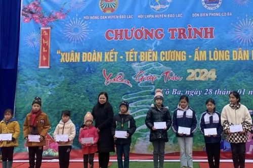 Hội Liên hiệp phụ nữ Bảo Lạc tổ chức Chương trình 'Xuân đoàn kết - Tết biên cương - Ấm lòng dân bản'