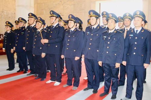 Cục Hải quan tỉnh dâng hương Đền thờ Chủ tịch Hồ Chí Minh (Hà Quảng)