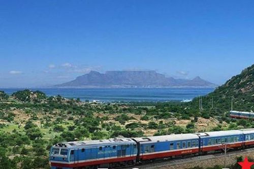 Thông tin về lịch chạy tàu Tết Nguyên đán Giáp Thìn 2024 người dân cần biết