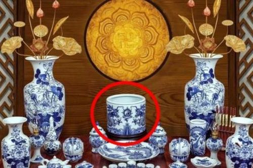 Những kiêng kỵ cần tránh khi đặt bát hương trên bàn thờ ngày Tết
