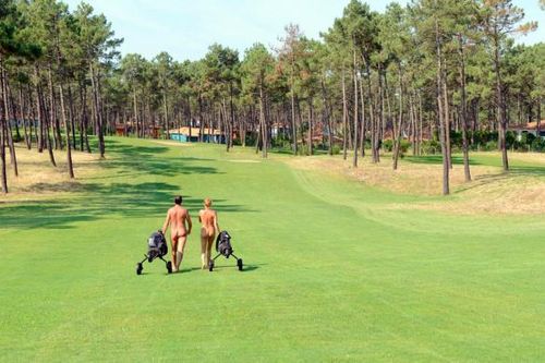 Sân golf khỏa thân