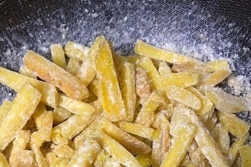 Cách làm mứt khoai lang thơm ngon đón Tết