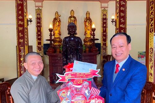 Mặt trận Quảng Trị chúc mừng cơ sở tôn giáo nhân dịp Tết Nguyên đán Giáp Thìn 2024