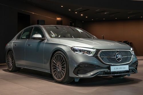 Mercedes-Benz E-Class thế hệ mới có mặt tại Singapore, sẽ sớm về VN